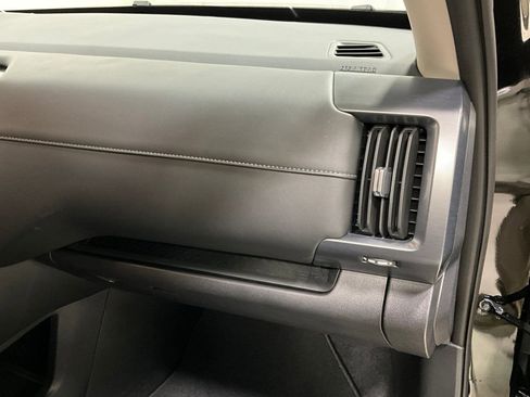 Used 2025 Nissan Pathfinder SL w/ Black Appearance Package image 16