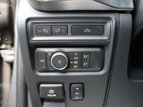 Used 2021 Ford F150 Lariat w/ Tow Technology Package image 19