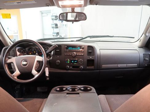 Used 2009 Chevrolet Silverado 1500 LT w/ Power Pack Plus AWD/4WD image 17