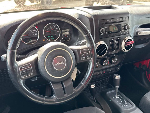 Used 2018 Jeep Wrangler Unlimited Sahara w/ Connectivity Group AWD/4WD image 19