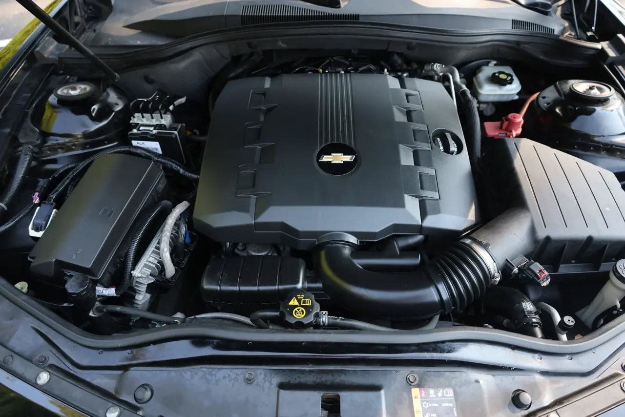 Used 2013 Chevrolet Camaro LS RWD image 16