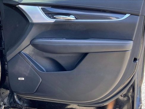 Used 2024 Cadillac XT6 Sport w/ LPO, ONYX Package AWD/4WD image 24