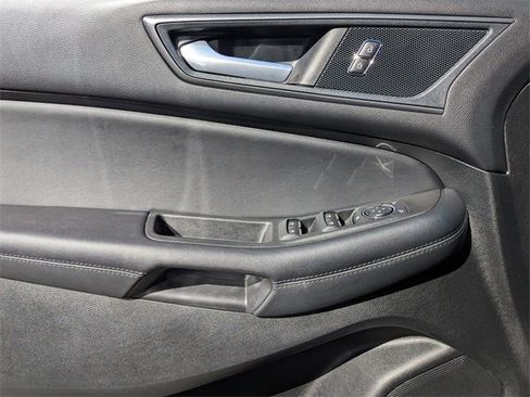 Used 2024 Ford Edge SE w/ Black Appearance Package image 27