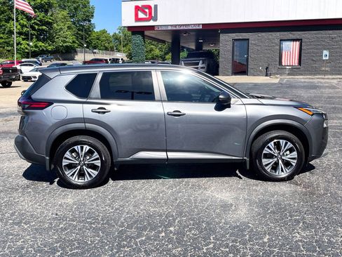 Used 2022 Nissan Rogue SV FWD image 4