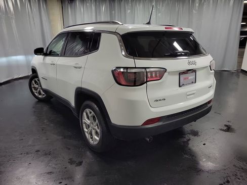 Used 2024 Jeep Compass Latitude AWD/4WD image 6