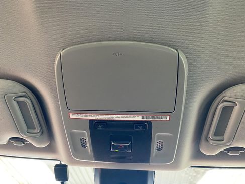 Used 2021 Toyota Camry SE FWD image 21