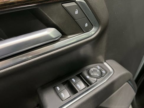 Used 2023 GMC Sierra 1500 Elevation AWD/4WD image 2