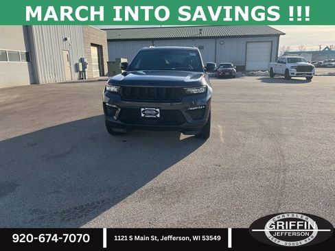 New 2025 Jeep Grand Cherokee Limited w/ Black Appearance Package image 3