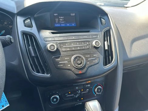 Used 2016 Ford Focus SE FWD image 15