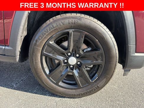Used 2022 Jeep Compass Latitude w/ Sun and Sound Group AWD/4WD image 10