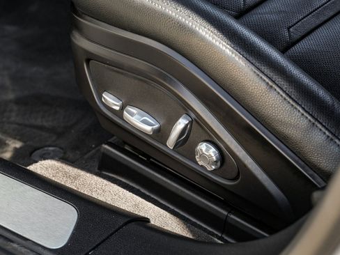 Used 2018 Porsche Panamera 4 image 29