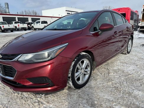 Used 2016 Chevrolet Cruze LT image 9