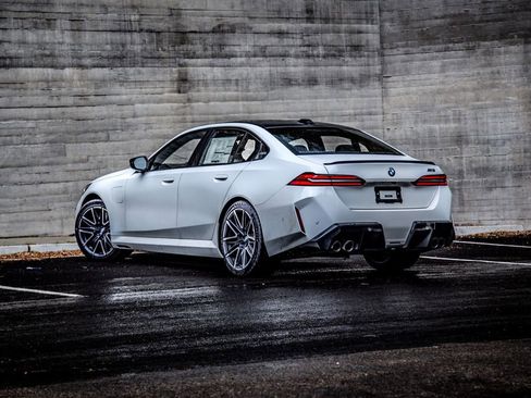 New 2026 BMW M5 AWD/4WD image 3