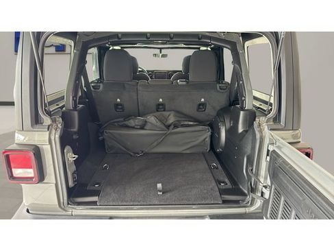 Used 2023 Jeep Wrangler Unlimited Sport AWD/4WD image 18