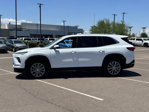 Used 2026 Buick Enclave Preferred FWD image 2