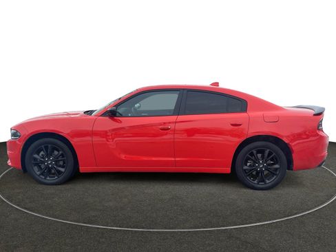 Used 2022 Dodge Charger SXT w/ Blacktop Package image 2