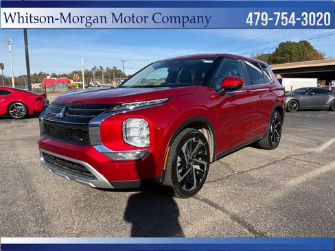 Used 2024 Mitsubishi Outlander SE image 1