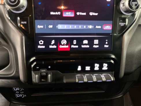 Used 2025 RAM 2500 Big Horn AWD/4WD image 18