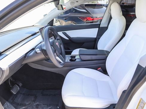 Used 2021 Tesla Model Y Long Range AWD/4WD image 17