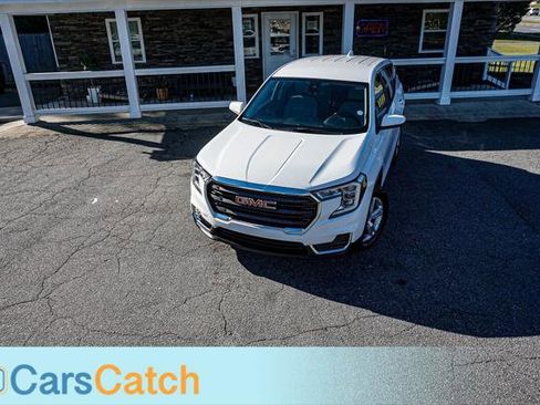 Used 2022 GMC Terrain SLE image 3