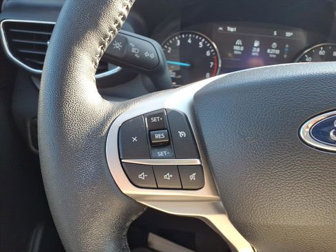 Certified 2024 Ford Explorer XLT w/ Equipment Group 202A image 18