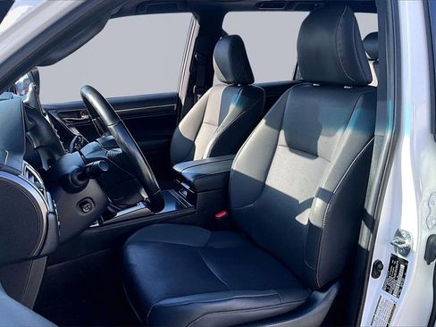 Used 2022 Lexus GX 460 image 24