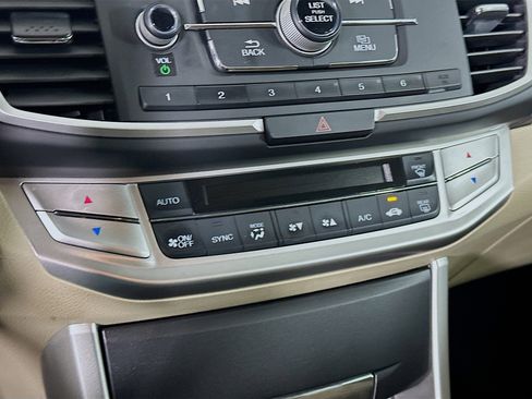 Used 2015 Honda Accord LX image 23