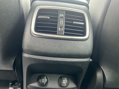 Used 2019 Kia Sorento AWD image 12