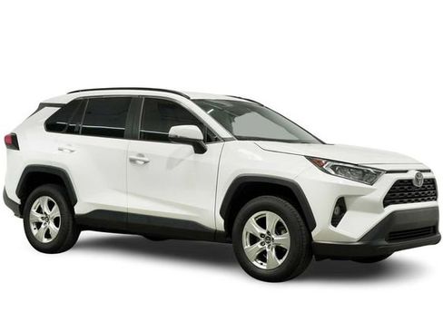 Used 2021 Toyota RAV4 XLE Premium image 2