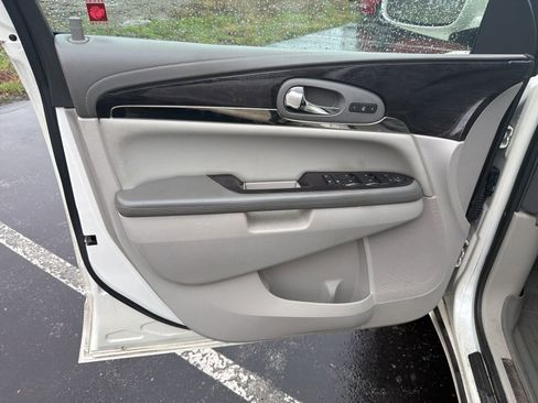 Used 2015 Buick Enclave Leather w/ Trailering Package image 12