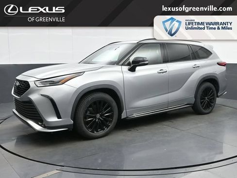 Used 2023 Toyota Highlander XSE FWD image 4