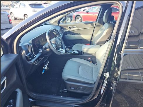 Certified 2023 Kia Sportage X-Line w/ X-Line Premium Package image 4