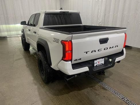 Certified 2025 Toyota Tacoma TRD Off-Road image 5