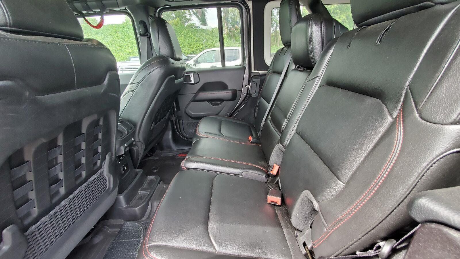 Used 2022 Jeep Wrangler Unlimited Rubicon w/ Xtreme Recon 35" Tire Package AWD/4WD image 5