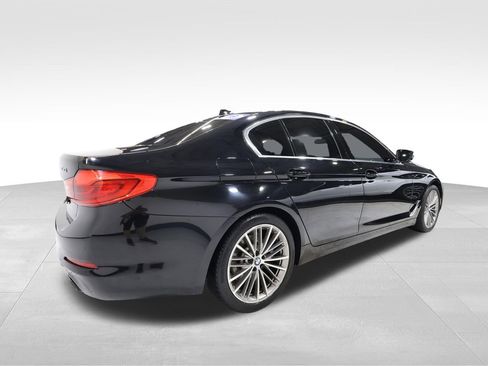 Used 2019 BMW 530i xDrive w/ Convenience Package AWD/4WD image 3