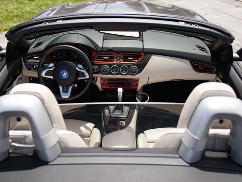 Used 2011 BMW Z4 sDrive30i RWD image 5