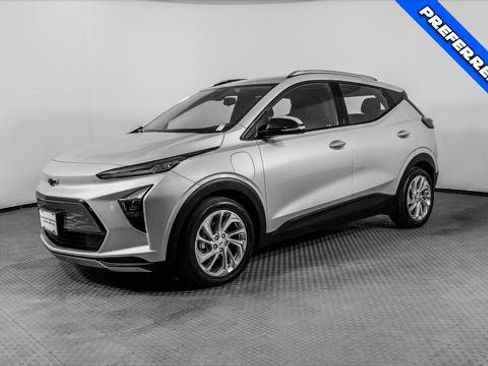 Used 2023 Chevrolet Bolt EUV LT FWD image 2