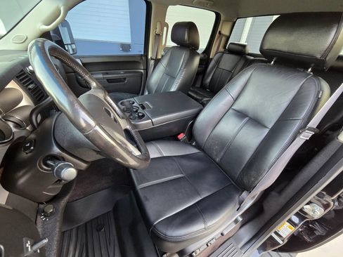 Used 2014 GMC Sierra 2500 SLE w/ SLE Preferred Package AWD/4WD image 13