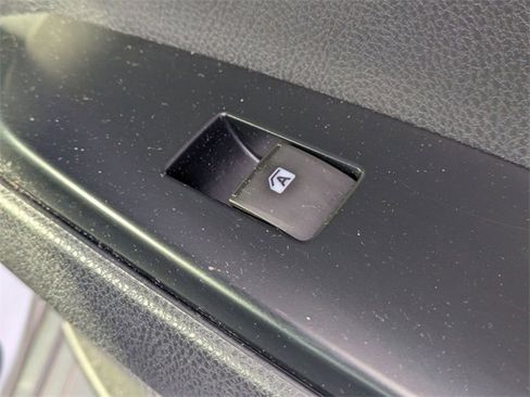 Used 2019 Toyota Camry LE image 29