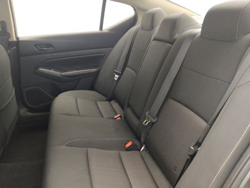 Used 2025 Nissan Altima 2.5 SV FWD image 18