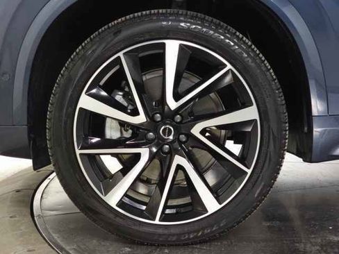 Certified 2024 Volvo XC90 B6 Ultimate w/ Lounge Package image 13