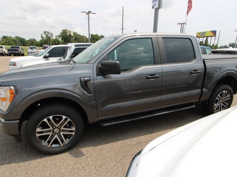 Used 2021 Ford F150 XL w/ STX Appearance Package AWD/4WD image 5