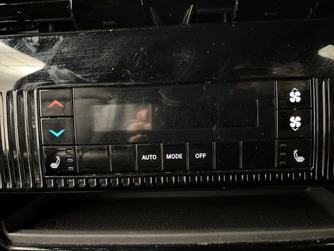 Used 2024 Jeep Wagoneer L Series II w/ Flexible Seating Group image 25