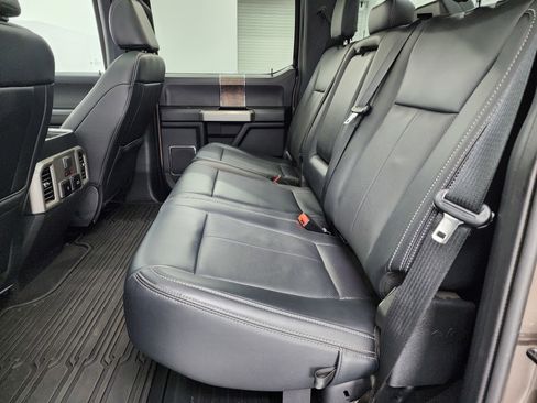 Used 2022 Ford F350 Lariat image 9