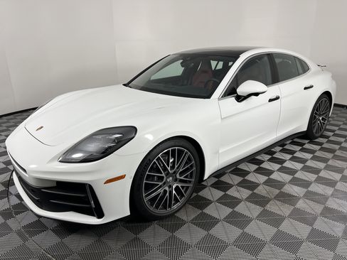 Used 2025 Porsche Panamera 4 image 8