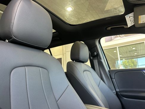 New 2025 Mercedes-Benz GLB 250 4MATIC image 17