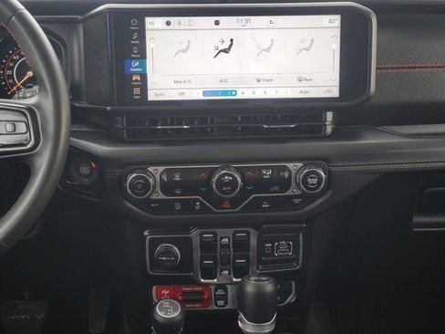 Used 2024 Jeep Wrangler Unlimited Rubicon image 33