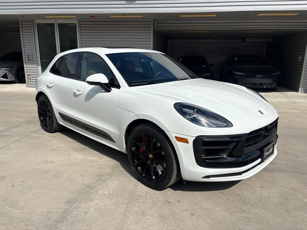 Used 2025 Porsche Macan GTS AWD/4WD image 3