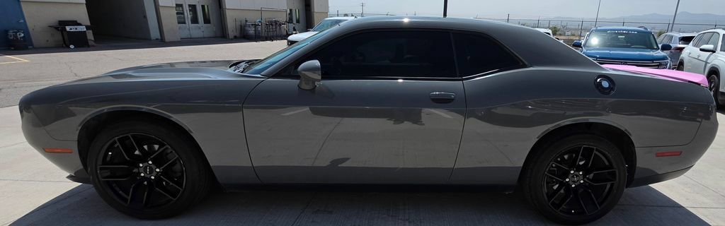 Used 2018 Dodge Challenger SXT RWD image 6
