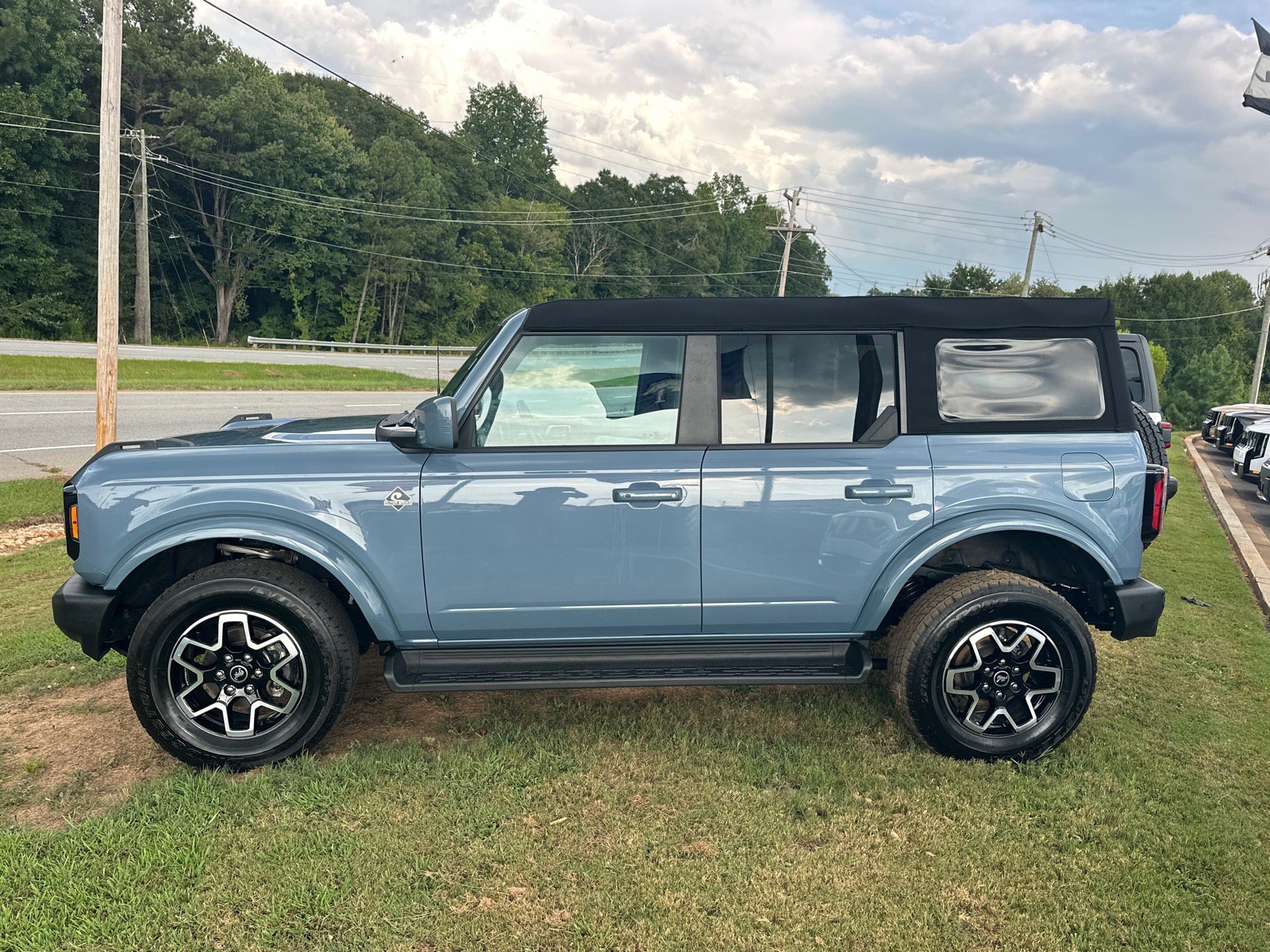 Used 2025 Ford Bronco Outer Banks AWD/4WD image 6